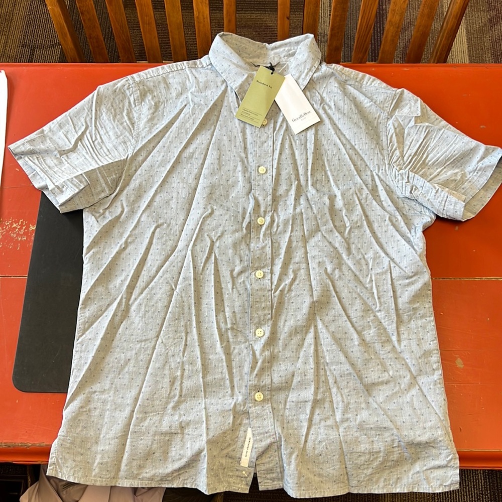 Goodfellow & Co. Blue Short Sleeve Button Up Shirt. Size Medium. NEW WITH TAGS!
